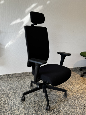 SIEGE COACH ERGONOMIQUE HAUT DOSSIER AVEC TETIERE RESILLE NOIR ASSISE TISSU BONDAI NOIR PIETEMENT NYLON NOIR SUR ROULETTES SOL DUR