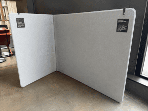 CLOISON ACOUSTIQUE EN ANGLE BUZZISPACE BUZZISHIELD HOOK